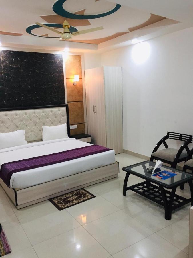 The Magnum Bed & Breakfast New Delhi Exterior foto